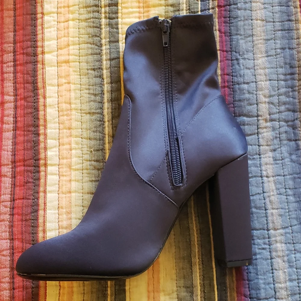 Call it Spring booties - Picture 3 of 4